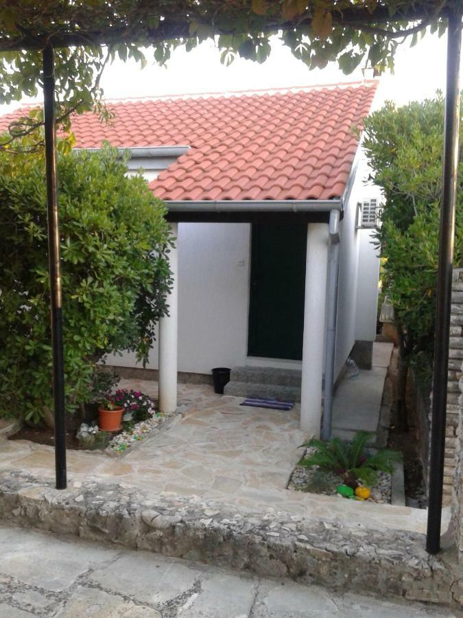 Apartment Milka Petrčane Kültér fotó